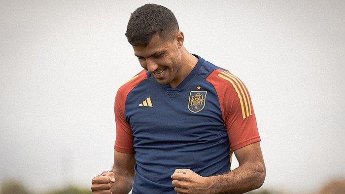 Pemain Timnas Spanyol Rodrigo dalam sesi latihan jelang lawan Georgia