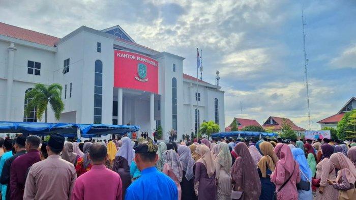 Momen Apel di Kantor Bupati Natuna, Jl.Batu Sisir Bukit Arai, Ranai, Kabupaten Natuna, Provinsi Kepri.