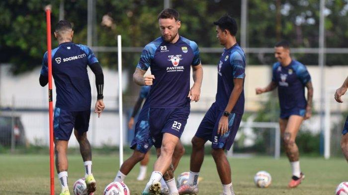 Terlihat Penggawa Persib Bandung, Marc Klok Tengah Lakukan Latihan