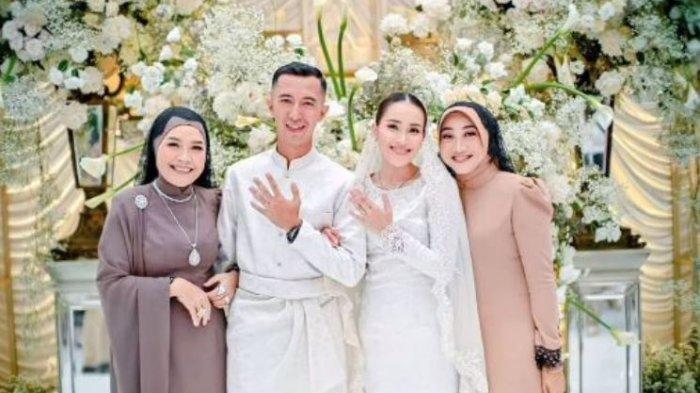 Sabtu (10/2/2024). Foto: Potret Ayu Ting Ting dan Muhammad Faradhana dilansir dalam unggahan Instagram @mom_ayting92_, Sabtu (10/2/2024).