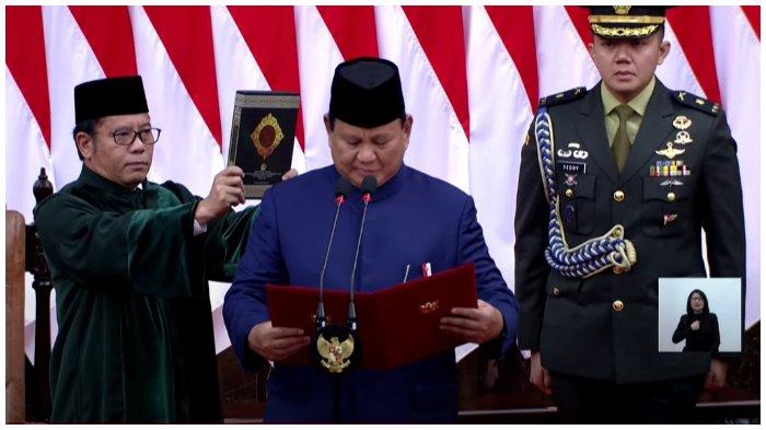 Prabowo dan Gibran dilantik menjadi presiden dan wakil presiden di Gedung DPR/MPR, Senayan, Jakarta pada Minggu (20/10/2024).