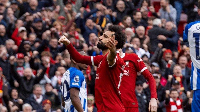 Mohamed Salah merayakan golnya di laga Liverpool vs Brighton, Minggu (31/3/2024). Liverpool saat ini diprediksi superkomputer jadi tim favorit juara, diikuti Manchester City dan Arsenal.