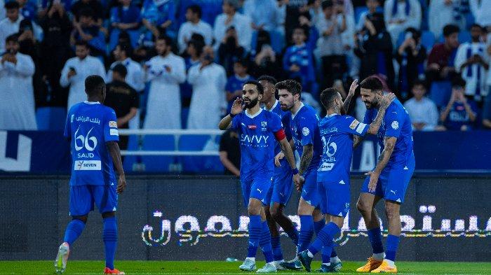Prediksi skor Al Ahli vs Al Hilal di Liga Arab Saudi 2023-2024, simak informasi prakiraan susunan pemain, head to head dan link live streaming.
