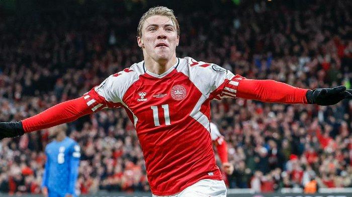 Prediksi skor Denmark vs Swedia di laga persahabatan jelang EURO 2024, simak informasi tentang prakiraan susunan pemain dan head to head.