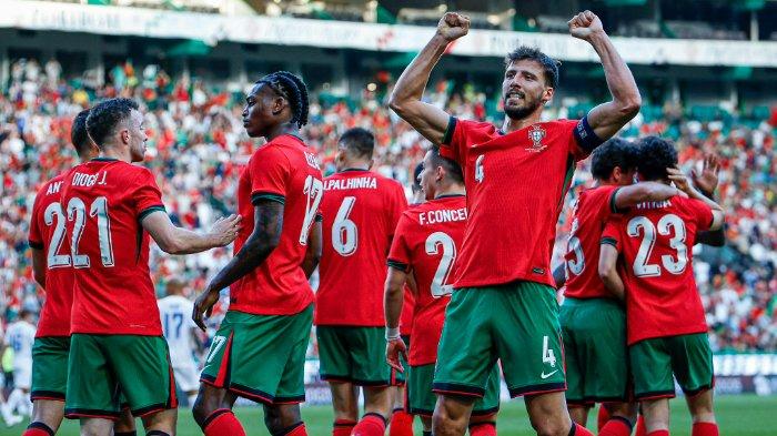 Prediksi skor Portugal vs Kroasia di laga persahabatan jelang EURO 2024, simak informasi tentang prakiraan susunan pemain dan head to head.
