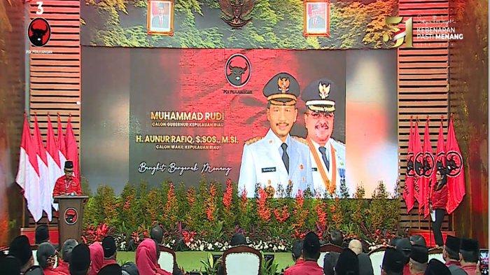 PILKADA KEPRI 2024 - Tangkap layar pengumuman bakal pasangan calon kepala daerah dan wakil kepala daerah PDIP untuk Pilgub Kepri 2024 di Jakarta, Kamis (22/8/2024). Tampak foto Muhammad Rudi dan Aunur Rafiq.