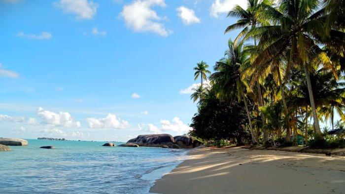 WISATA NATUNA - Cerita di balik Nama Pantai Batu Kasah, Desa Cemaga Tengah, Kecamatan Bunguran Selatan, Kabupaten Natuna.