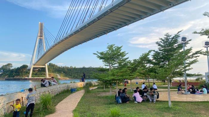 Taman Tanjung Penarik di bawah Jembatan Barelang, Kota Batam, Provinsi Kepulauan Riau (Kepri). Foto diambil Selasa (5/11).