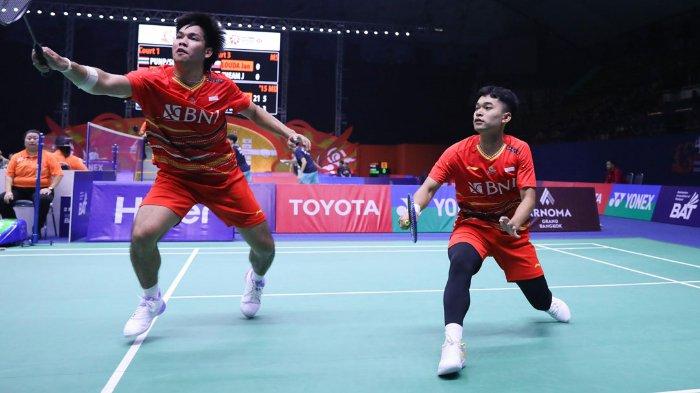 Momen aksi ganda putra Indonesia, Leo/Daniel, ketika tampil di babak 32 besar Thailand Master 2024 menghadapi pasangan Taiwan. Rabu (31/1/2024).