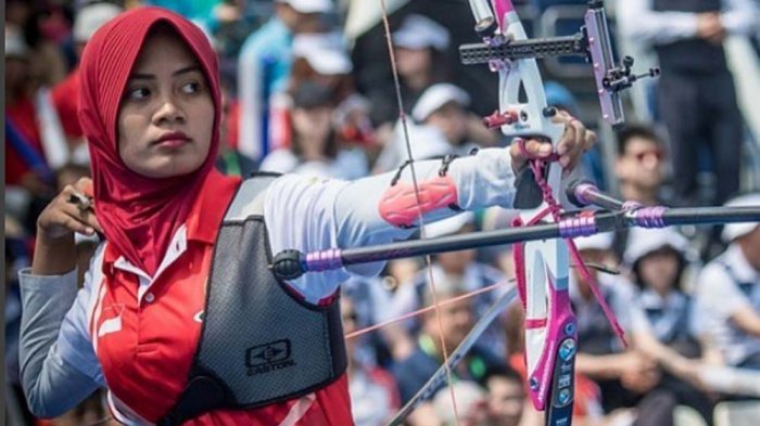 Diananda Choirunnisa, pemanah putri Indonesia, lolos ke final nomor curve perseorangan pada Asian Games 2018 di Jakarta, Kamis (23/8/2018).