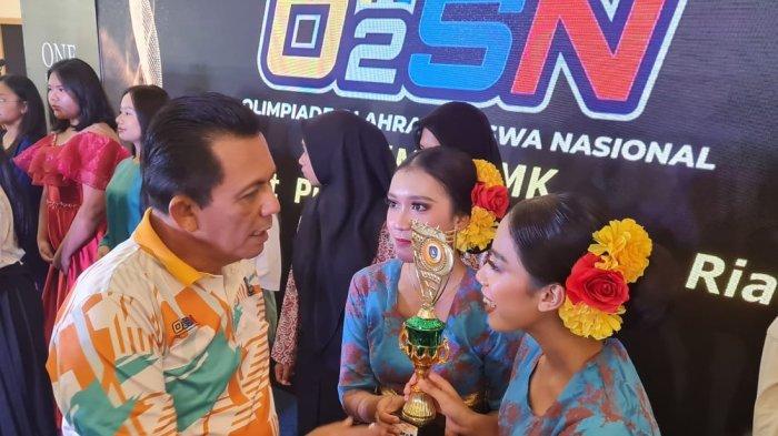 Gubernur Kepri Ansar Ahmad pada acara Olimpiade Olahraga Siswa Nasional (O2SN) tingkat Provinsi Kepulauan Riau tahun 2024