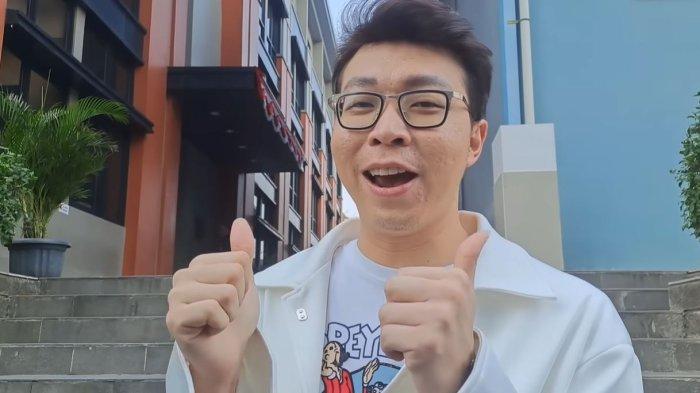 Dokter Richard Lee beri selamat ke Farel Aditya yang ngadu ke Razman Nasution, Kamis (7/9/2023). FOTO: Dokter Richard Lee saat tanggapi aduan Farel Aditya ke Razman Nasution, sebagaimana diunggah dalam YouTube Intens Investigasi, Rabu (6/9/2023).