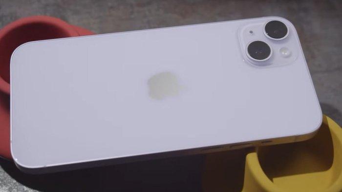 iPhone 14 Plus warna Purple