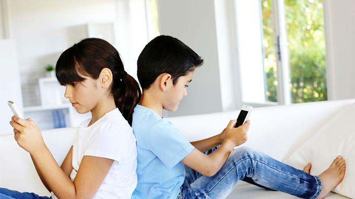 Kenali Ciri Ciri Dan Bahaya Anak Kecanduan Gadget Bisa Berisiko Kenali Ciri Ciri Dan Bahaya Anak Kecanduan Gadget Bisa Berisiko