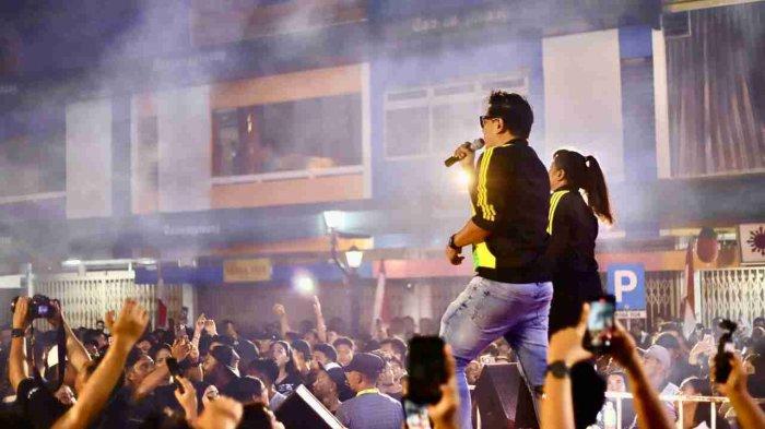 Penampilan Souljah Band saat manggung pada ivent Tanjungpinang Fest 2024.