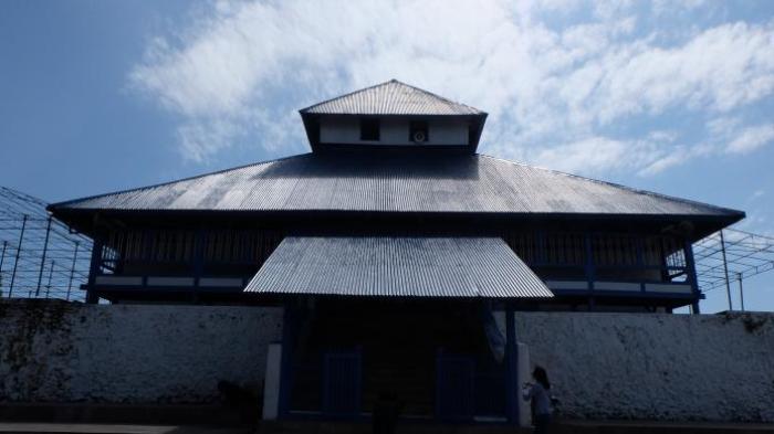 Cerita Lubang di Masjid Agung Keraton Buton dan Suara Azan dari Makkah ...