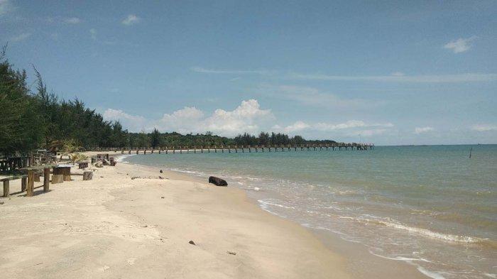 Hamparan pasir di Pantai Sergang, Dabo, Kecamatan Singkep, Kabupaten Lingga.