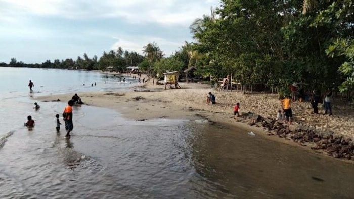 Jalan pelantar di kawasan pesisir Tanjung Pinang