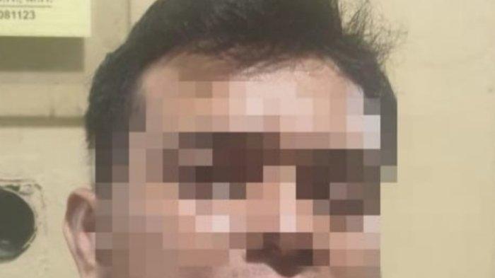 SUAMI BUNUH ISTRI - Pria inisial JN (36) ditangkap polisi atas tindak pidana pembunuhan terhadap istrinya, RK (25). Peristiwa itu terjadi di rumah kontrakan Jalan Rusa IV, RT 003/004 Ciputat Timur, Tangerang Selatan, Senin (16/6/2025) malam