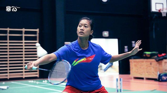 Putri KW atau Putri Kusuma Wardani menghadapi Mia Blichfeldt di Piala Sudirman 2021