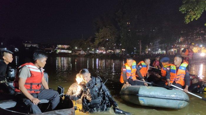 Proses pencarian Muhammad Tsaqif Nofriza yang tenggelam di empang Greendland, Senin (25/9/2023)