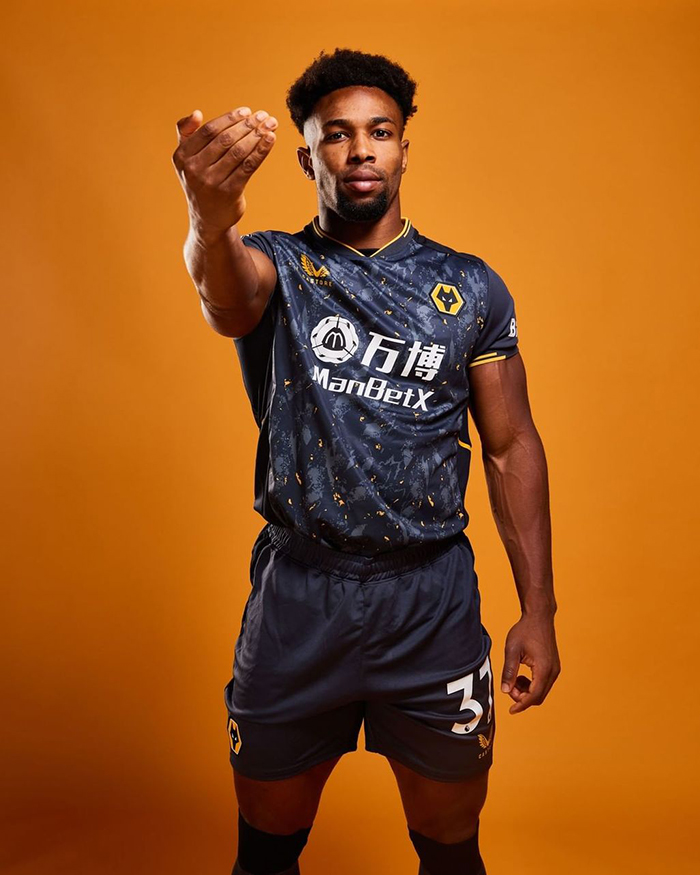 Jersey Tandang Wolves musim 2021-2022 dipakai Adama Traore