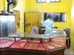 Harga-Emas-Tiap-Toko-di-Anambas-Berbeda-Hari-Ini-Emas-23-Karat-Per-Gram-Capai-Rp-18-Juta.jpg