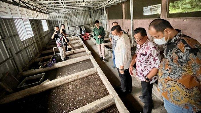 Bupati Karawang, Aep Saepulloh mengunjungi Kabupaten Banyumas untuk belajar pengelolaan sampah pada Selasa, 30 Januari 2024.