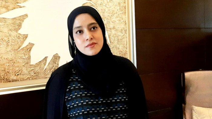 Mama Rafiq Kembali Sibuk Syuting, Fairuz A Rafiq Tak Mau Jauh dari Keluarga ...