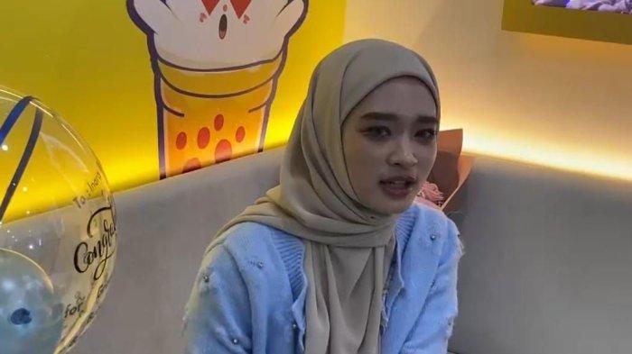 Penyanyi sekaligus Selebgram Ina Idola Rusli atau Inara Rusli makin bersinar setelah resmi bercerai dari Virgoun Putra Tambunan.
