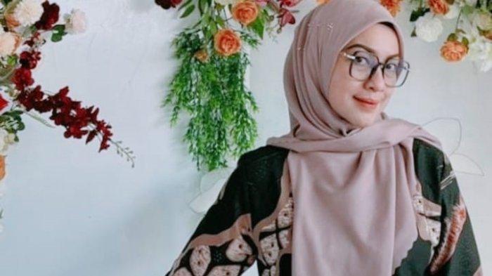 Kepala Bidang Budaya Dinas Kebudayaan, Pemuda, dan Olahraga (Disbupora) Kabupaten Bekasi, Roro Rizpika, mengatakan, dirinya ikut prihatin dengan musibah kecelakaan maut yang dialami rombongan siswa SMK Lingga  Kencana Kota Depok.
