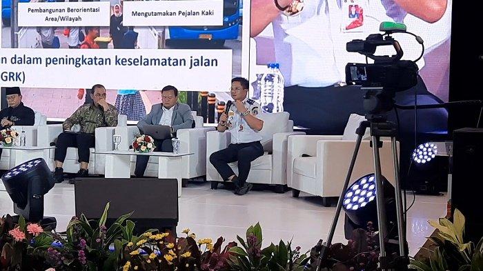 Syafrin Liputo Kadis Perhubungan DKI soal kemacetan di Jakarta belum lama ini di Jakarta Internasional Equistrian Park, Pulo Gadung, Jaktim.