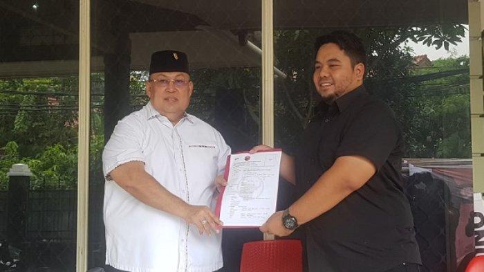 Mochtar Mohamad resmi mendaftarkan diri sebagai Calon Wali Kota Bekasi 2024 ke DPD PDIP Jawa Barat.