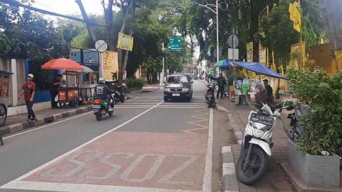 Pihak SMPN 88 Palmerah, Jakarta Barat diduga berusaha menutupi kasus kecelakaan di halaman sekolahnya yakni seorang guru Bahasa Indonesia berinisial B tabrak tiga siswa di halaman sekolahnya Kamis (11/1/2024).