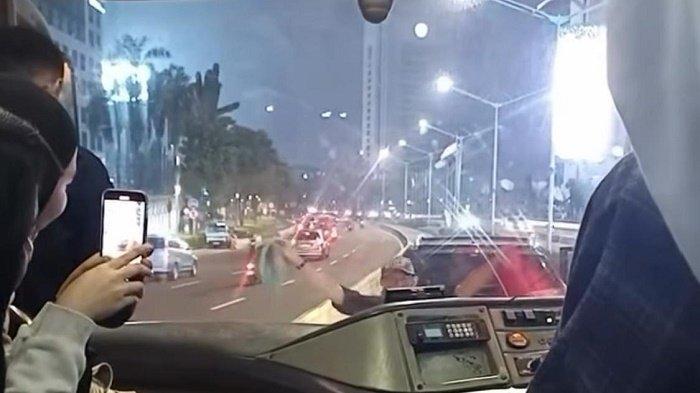 Kasus Pria Bertopi Adang Bus Transjakarta Sambil Acungkan Sajam di