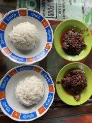 RM. Ella berlokasi di Jalan Ahmad Yani No.44, RT.004/RW.020, Pekayon Jaya, Kecamatan Bekasi Selatan, Bekasi, Jawa Barat rumah makan ini ramai dikunjungi pembeli.