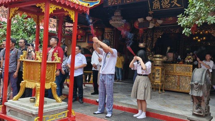 Sebanyak 10.000 umat Tionghoa diperkirakan akan mendatangi Vihara Boen Tek Bio untuk beribadah pada peringatan Tahun Baru Imlek 2576 Kongzili.