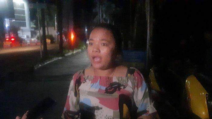 Wiwin, wisatawan lokal asal Tambun, Bekasi, saat ditemui wartawan di Simpang Gadong, Megamendung, Kabupaten Bogor, Senin malam, 27 Januari 2025.