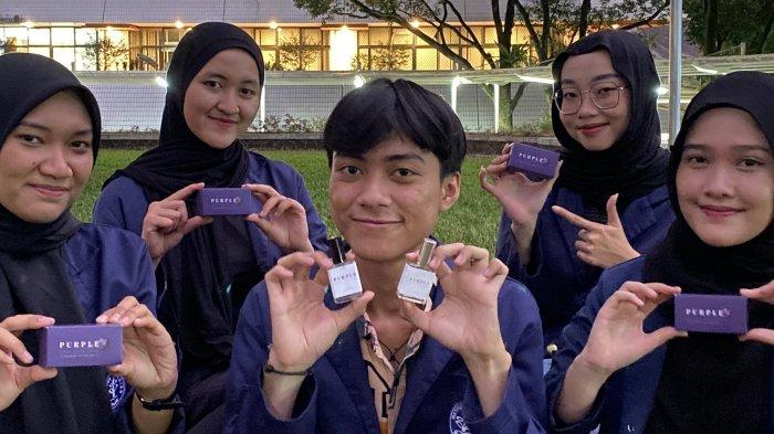 Tim PKM IPB yang membuat inovasi parfum PURPLE. IST/Kharisma