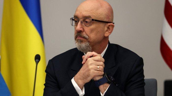 Menteri Pertahanan Ukraina Oleksiy Reznikov menghadiri pertemuan di markas NATO di Brussel, pada 15 Juni 2023 selama pertemuan dua hari Dewan Atlantik Utara (NAC) pada tingkat Menteri Pertahanan pada 15-16 Juni 2023. - Oleksiy Reznikov mengakui Rusia unggul dalam perang, namun Ukraina tidak akan menyerah.