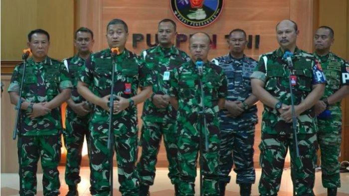 Puspom TNI sebut KPK menyalahi aturan terkait status hukum dua prajurit aktif TNI yakni Kabasarnas, Marsdya TNI Henri Alfian dan Letkol Afri Budi Cahyanto jadi tersangka kasus dugaan korupsi di lingkungan Basarnas.