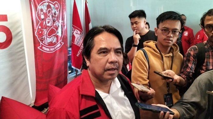 Ade Armando bergabung dengan PSI dan langsung maju menjadi calon anggota legislatif (caleg) Jakarta Timur dan luar negeri. Ade ditendang Denny Siregar dari CokroTV karena sering kritik bakal calon presiden dari PDI Perjuangan Ganjar Pranowo