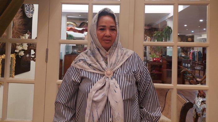 Ibunda almarhumah Emma Ratna Puri, Mala Rosita