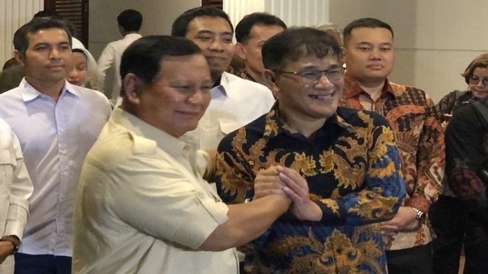 Ketua Umum Partai Gerindra Prabowo Subianto bertemu dengan politikus PDI-P Budiman Sudjatmiko. Pertemuan itu berlangsung di kediaman Prabowo, Jalan Kertanegara, Jakarta Selatan, Selasa (18/7/2023).