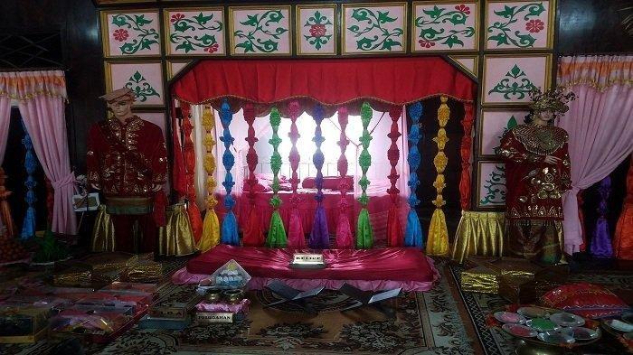 Belitung traditional clothes in the Belitung traditional house