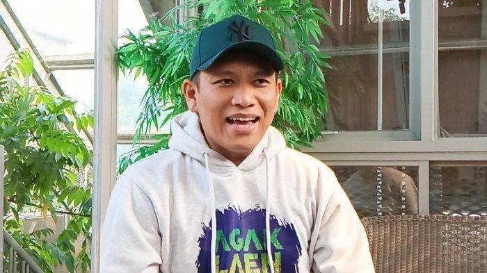 Boris Bokir di sela jumpa pers film Agak Laen di kawasan Pejaten, Pasar Minggu, Jakarta Selatan, Jumat (1/9/2023).