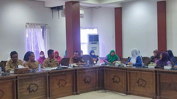 Rapat dengar pendapat di DPRD Belitung bersama Guru PAUD yang tergabung dalam HIMPAUDI Belitung, Senin (4/9/2023).