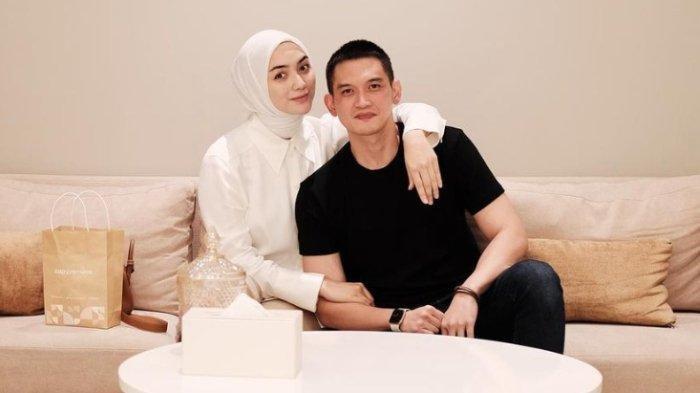 Citra Kirana (kiri) dan Rezky Aditya (kanan) - Citra Kirana ingin menambah momongan dan meminta doa kepada masyarakat.