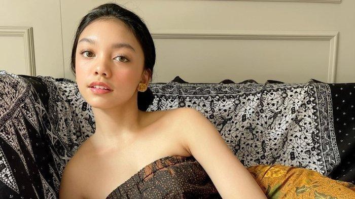 Baru-baru ini, Naura Ayu berhasil mencuri perhatian publik saat berakting dalam drama series My Nerd Girl. Berikut ini adalah profil Naura Ayu.
