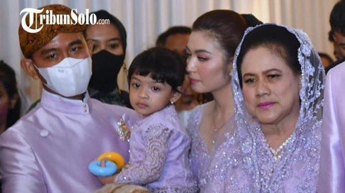 Jalan Gibran Rakabuming jadi cawapres mulus. Bagaimana reaksi keluarga Gibran? Sang ayah sudah jelas memberi restu. Bagaimana ibu dan kedua adiknya?